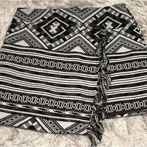 Topshop Black White Aztec Print Jacquard Woven Faux Wrap Mini Skirt Size 6